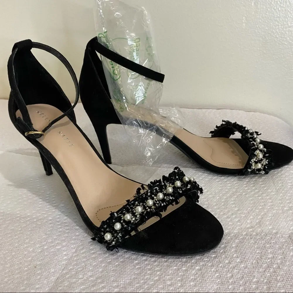Kelly & Katie Kirstie black suede leather heel sandals 9.5